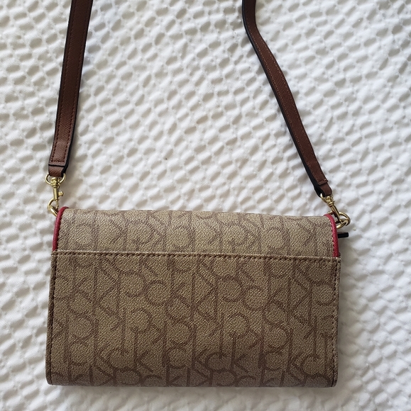 Calvin Klein Small Crossbody Bag/ Clutch - Picture 2 of 5